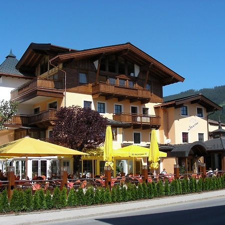 Appartements Lorenzoni, Cafe Konditorei Helmut Lorenzoni Kirchberg in Tirol Exterior foto