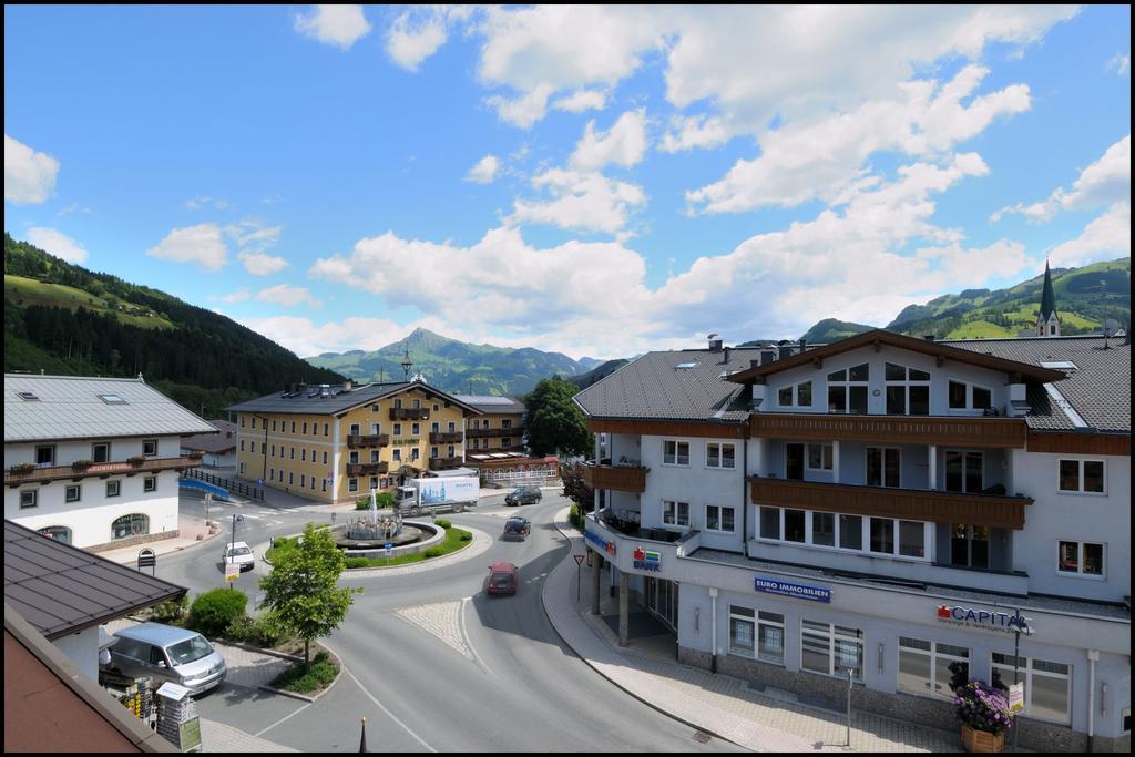 Appartements Lorenzoni, Cafe Konditorei Helmut Lorenzoni Kirchberg in Tirol Exterior foto