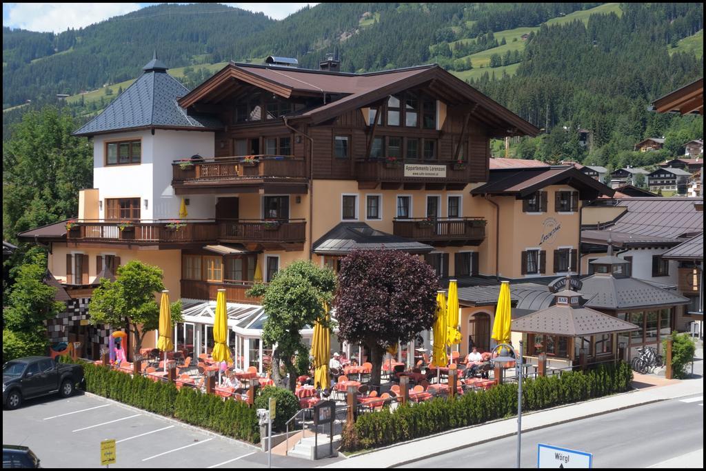 Appartements Lorenzoni, Cafe Konditorei Helmut Lorenzoni Kirchberg in Tirol Exterior foto